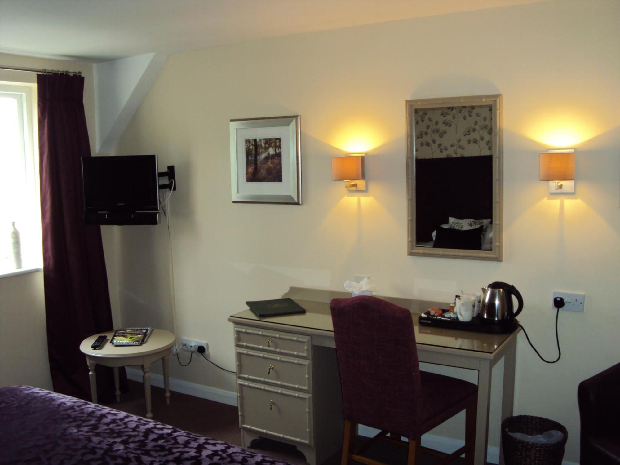 The Crown Of Crucis Country Inn And Hotel Cirencester Exterior foto